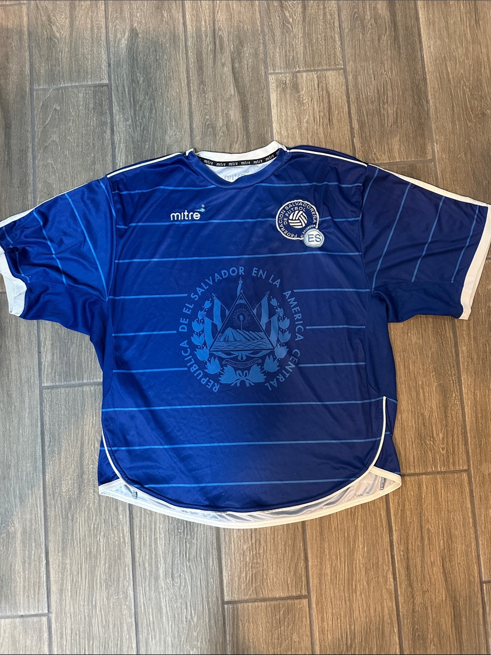 Mitre Vintage Blue El Salvador Soccer Jersey from 2009-2010. Size XXL